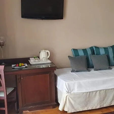 酒店 Smart Gallery House 3*