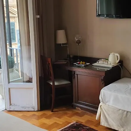 酒店 Smart Gallery House 3*