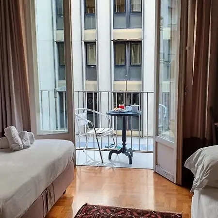 Smart Gallery House 酒店