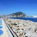 Smart Gallery House Ξενοδοχείο 3*